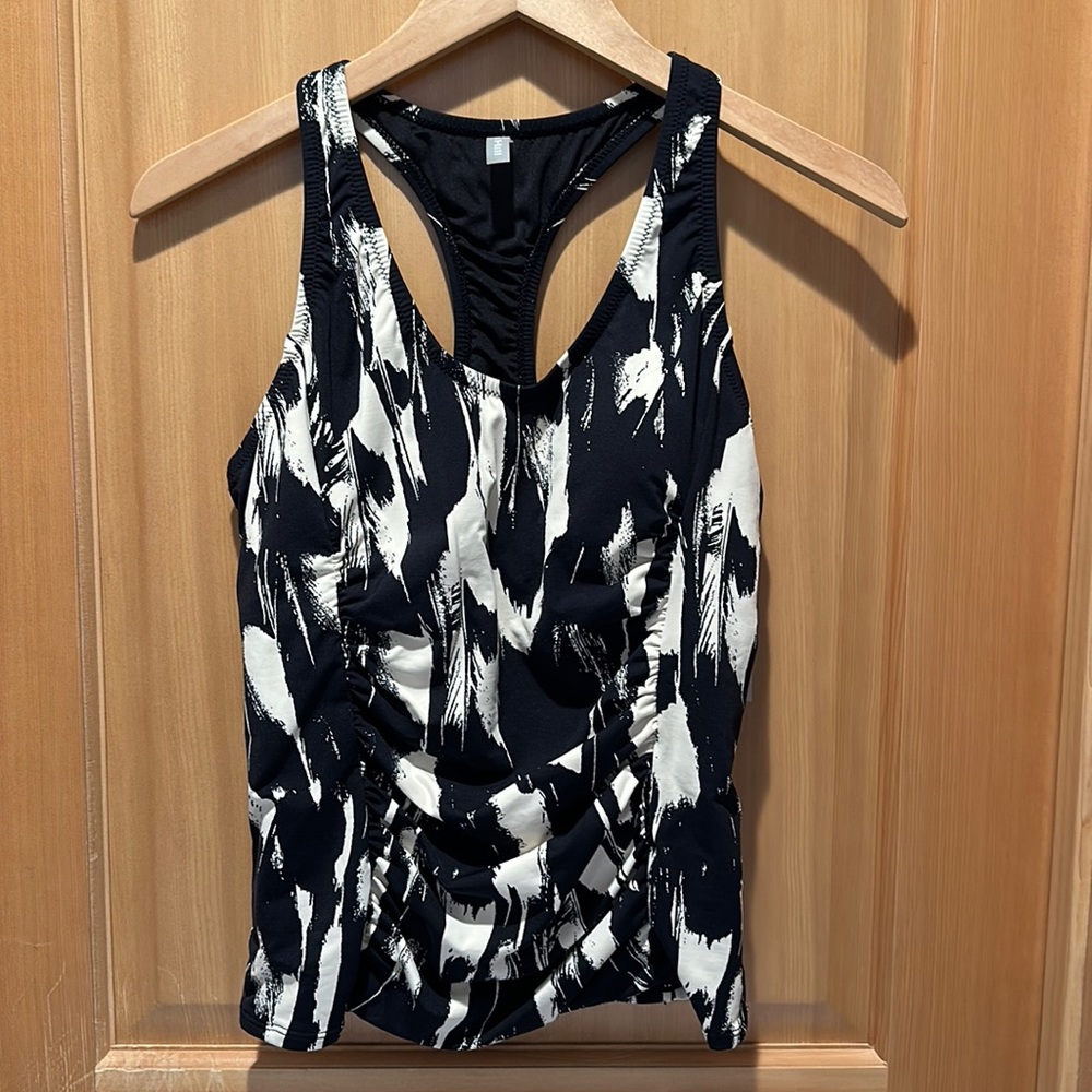 Garnet Hill, active tankini top in size 10.